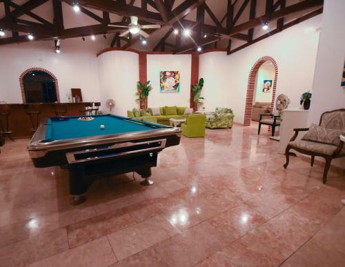 Villa The Lindela Mansion