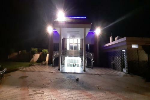 Oyo 82700 Hotel Imperial Lawn And Banquet