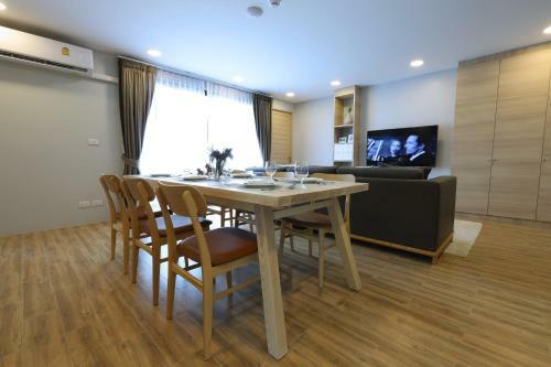 Apartamento Glory Sukhumvit -asoke- Prompong- Bts- Mrt