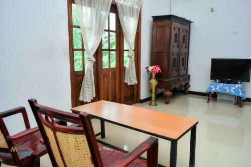 Minimuthu Villa
