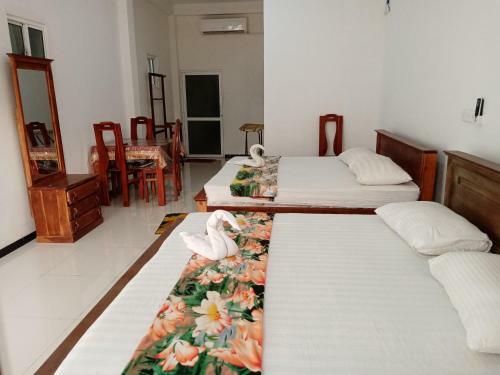 Hostal White House