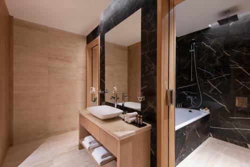 The Bentley Luxury Hotel & Suites