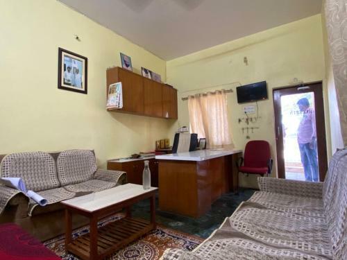 Oyo 82980 Hotel Narayan Palace