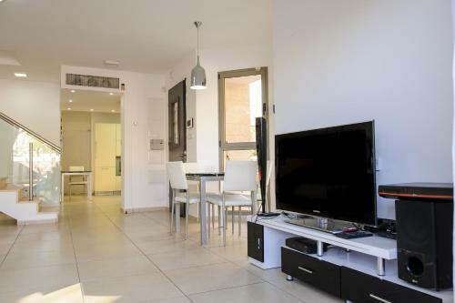 Villa Debora With Heated Pool