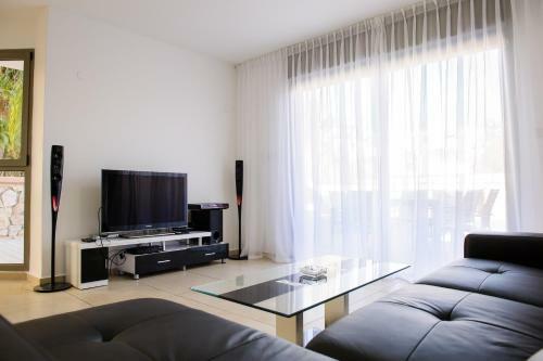 Villa Debora With Heated Pool
