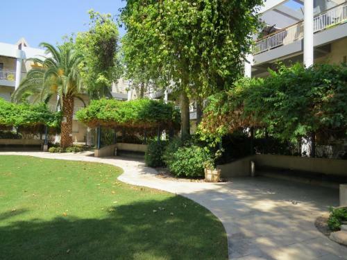 Royal Park- Magical Garden Apartment