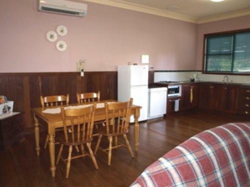 Pemberton Old Picture Theatre Holiday Apartments