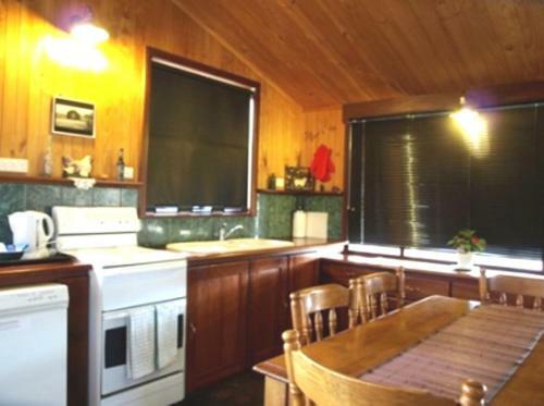 Pemberton Old Picture Theatre Holiday Apartments