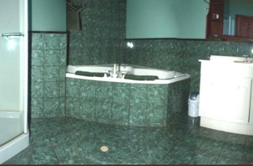 Pemberton Old Picture Theatre Holiday Apartments