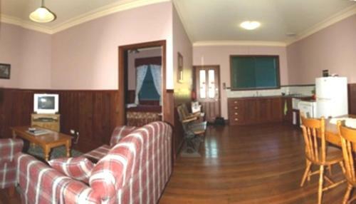 Pemberton Old Picture Theatre Holiday Apartments