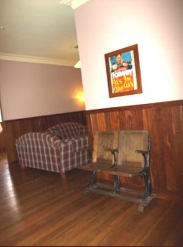 Pemberton Old Picture Theatre Holiday Apartments