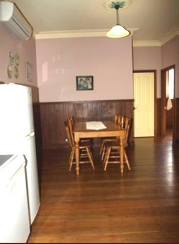 Pemberton Old Picture Theatre Holiday Apartments