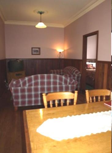 Pemberton Old Picture Theatre Holiday Apartments