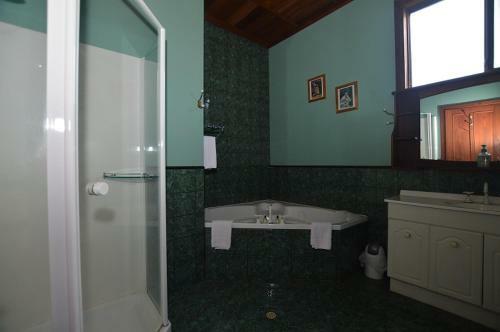 Pemberton Old Picture Theatre Holiday Apartments
