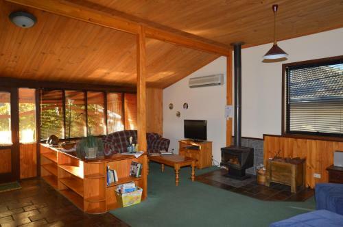 Pemberton Old Picture Theatre Holiday Apartments