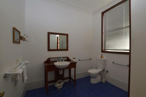 Pemberton Old Picture Theatre Holiday Apartments