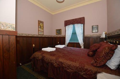 Pemberton Old Picture Theatre Holiday Apartments