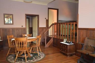 Pemberton Old Picture Theatre Holiday Apartments
