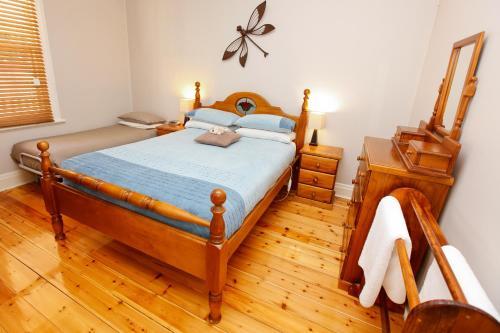 Emaroo Cottages Broken Hill
