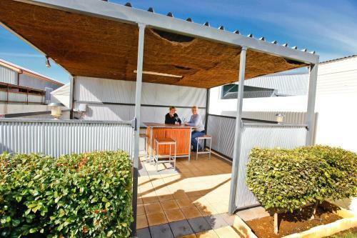 Emaroo Cottages Broken Hill