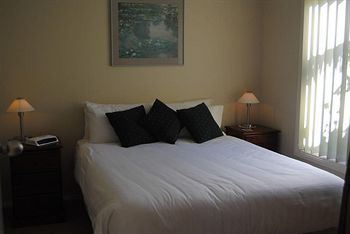 Bed & Breakfast Clarendon Chalets