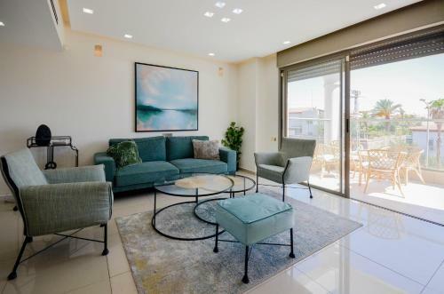 Designed Apartment With Balcony And Sea View- Yalarent