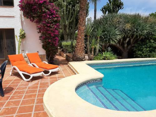 Villa Limon - Tropical Oasis With Private Pool