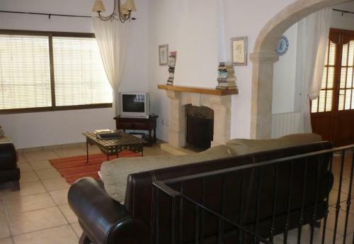 Villa Up To 8 Sleeps 4 Bedrms 2