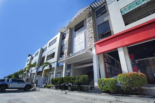 Hotel Vaccinated Staff - Oyo 425 Residences By Sirc