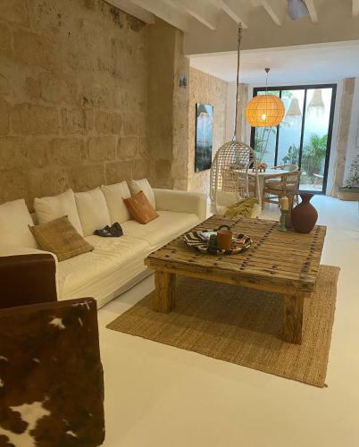 Luxurious Lower Level In Historic Pueblo