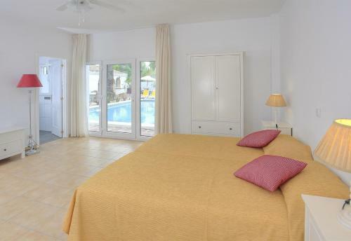 Villa La Finca - Rent Your Own Resort
