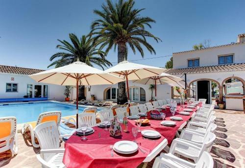 Villa La Finca - Rent Your Own Resort
