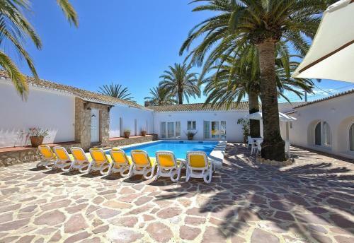 Villa La Finca - Rent Your Own Resort