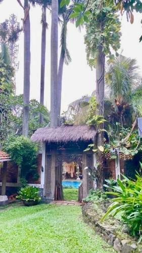 Bed & Breakfast Metina's Tropical Villa