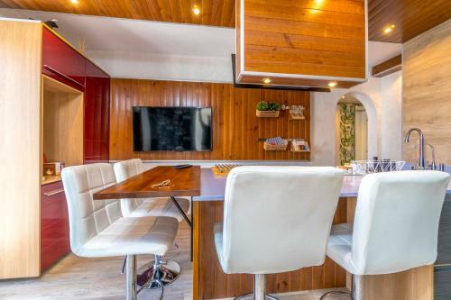 Sunny Luxury Apartment