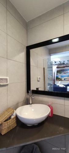 Hostal Mediterranean Inn Gavish ??? ??? ?????? ????