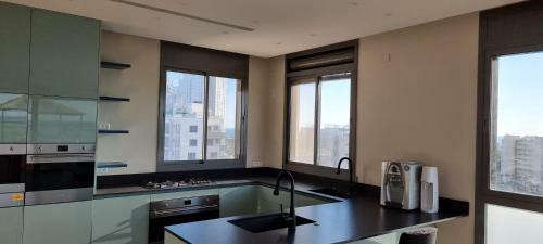 Apartamento Israel's Beachfront Luxury Penthouse