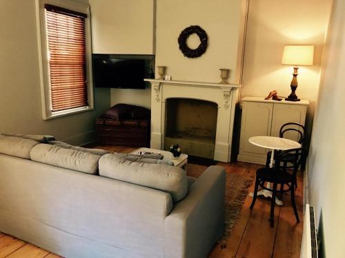 Bed & Breakfast Apple Annies Bakery, Cafe And Accommodation