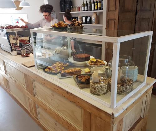 Bed & Breakfast Apple Annies Bakery, Cafe And Accommodation