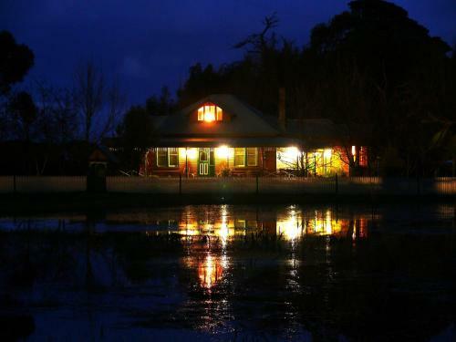 Butterfly Farm Bed And Breakfast Nirranda