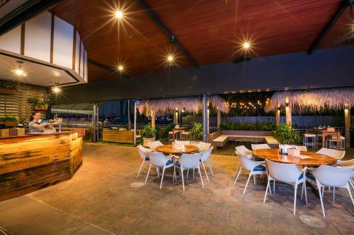 Kawana Waters Hotel
