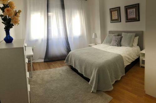 Apartamento Amplio Y C�ntrico Piso Con Patio.