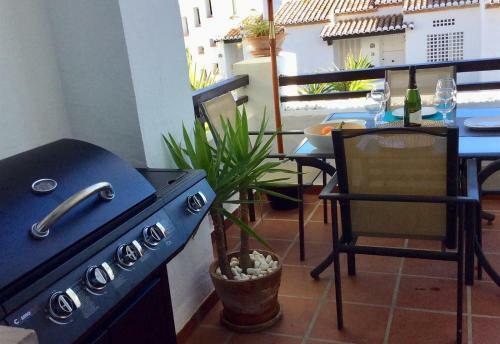 Vista Marina - 2 Bedrooms Sleeps 4