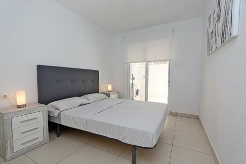 Apartamento La Marina Ref. 8564