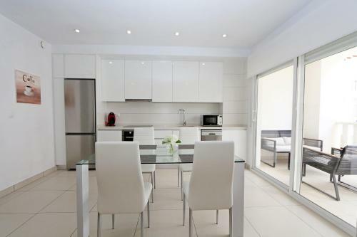 Apartamento La Marina Ref. 8564
