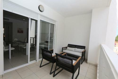 Apartamento La Marina Ref. 8564