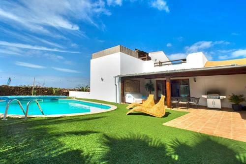 Villatommy Heated Pool, Hottub, Fast Wifi
