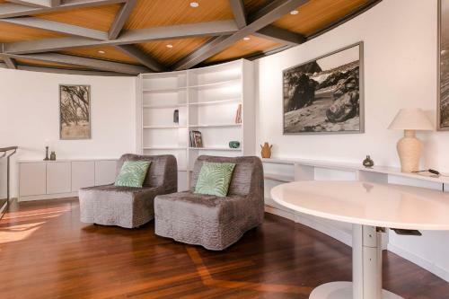 The Circular Villa - Jacuzzi, Hiking & Vineyards