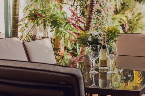The Circular Villa - Jacuzzi, Hiking & Vineyards