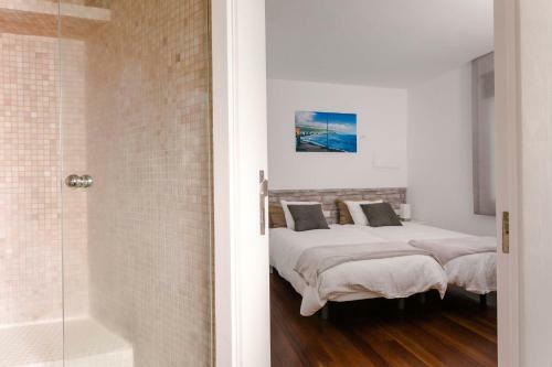 The Circular Villa - Jacuzzi, Hiking & Vineyards